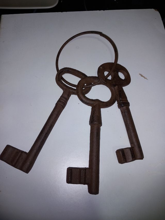 JUEGO DE 3 LLAVES ANTIGUAS