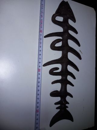 PERCHERO HIERRO ESQUELETO PEZ 4 COLGADOR