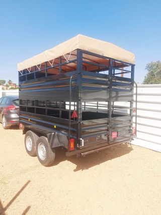 Remolque ganadero.