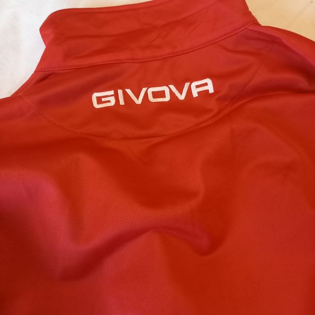 Maglia Sportiva GINOVA ➕️ pantaloni