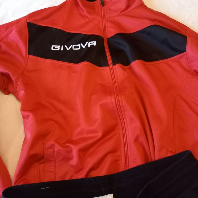 Maglia Sportiva GINOVA ➕️ pantaloni