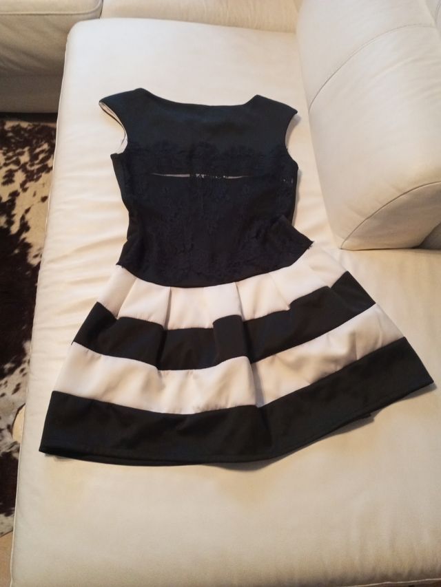 Vestido vuelo y encaje