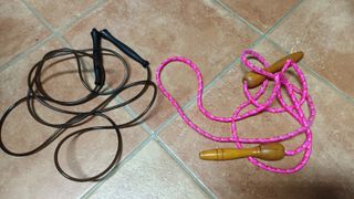 2 Pesi per ginnastica ritmica + 2 corde