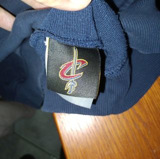 Felpa blu New Era Cleveland Cavaliers XL
