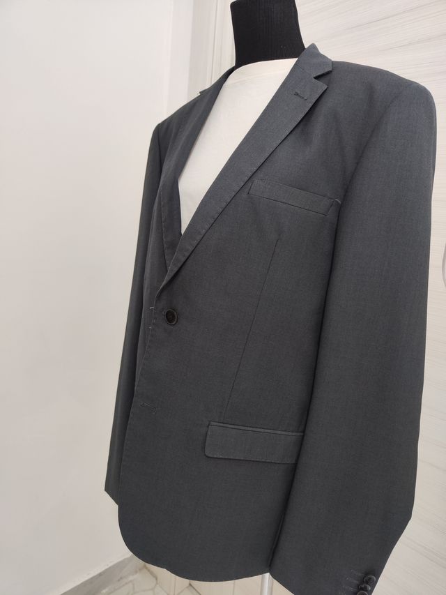 Abito completo giacca e pantalone grigio