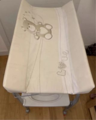 Fasciatoio Pieghevole con vaschetta-Brevi