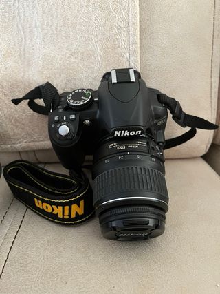 Cámara de fotos digital NIKON