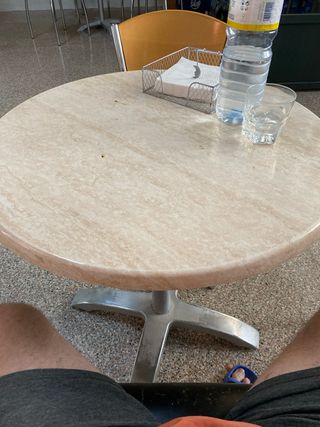 Tavoli e sedie da caffetteria