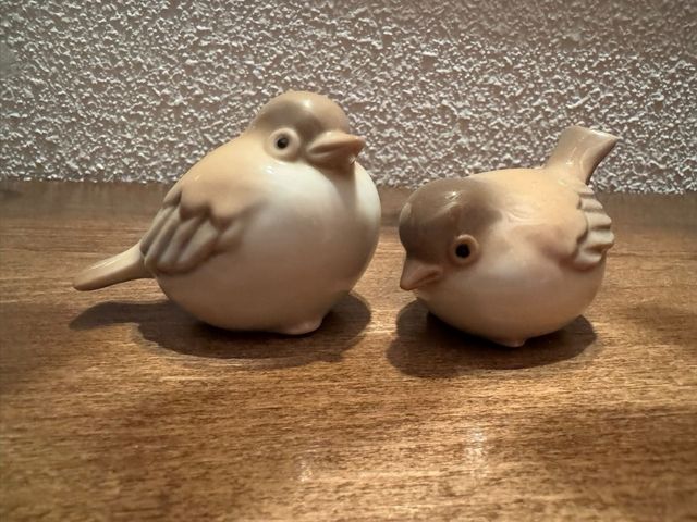 Gorriones de porcelana