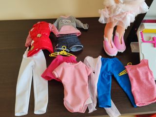 Muñeca Nancy y armario ropa