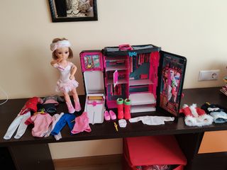 Muñeca Nancy y armario ropa