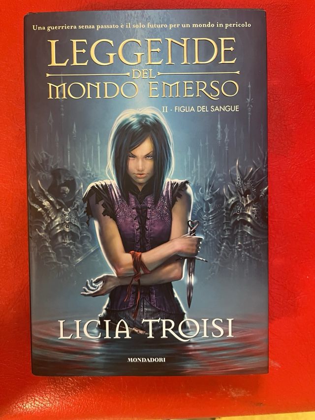 Mondo emerso : Cronache-Guerre-Leggende