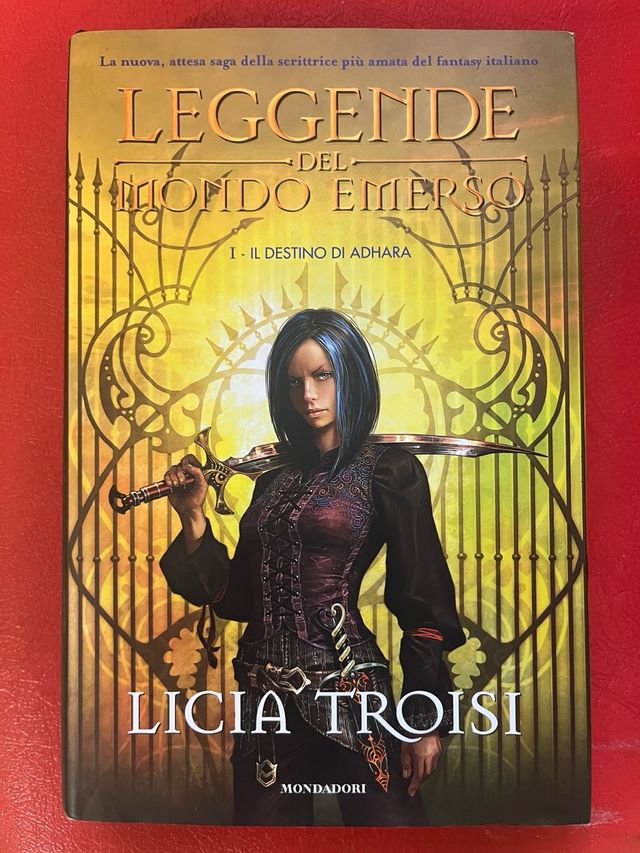 Mondo emerso : Cronache-Guerre-Leggende