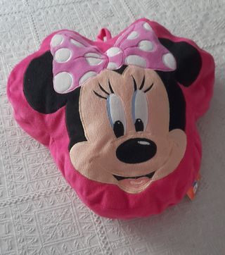 Pijama Minnie y cojín guarda pijama