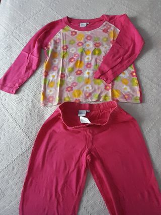 Pijama Minnie y cojín guarda pijama