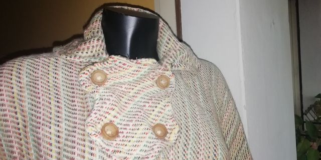 Poncho etnico pesante con frangine