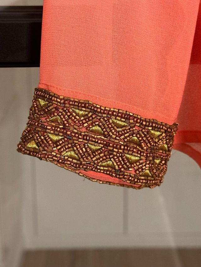 Camisa  coral puños bordados