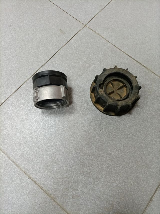 2 tapones deposito gasoil según fotos