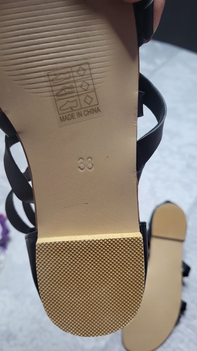 Sandalias a estrenar