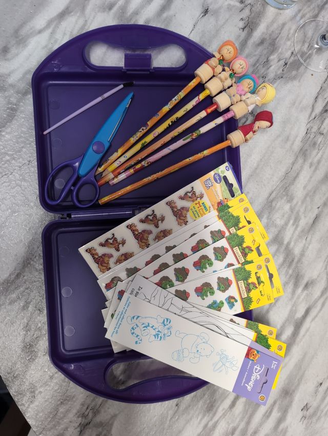 Valigetta(matite-stikers-forbici)