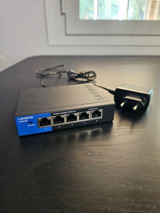 Switch Gigabit LINKSYS LGS105V2
