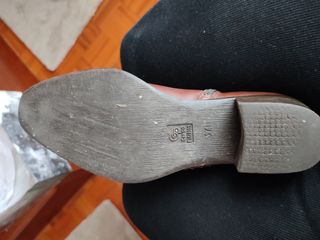 Botines camperos. Piel . Tapa tacón nue