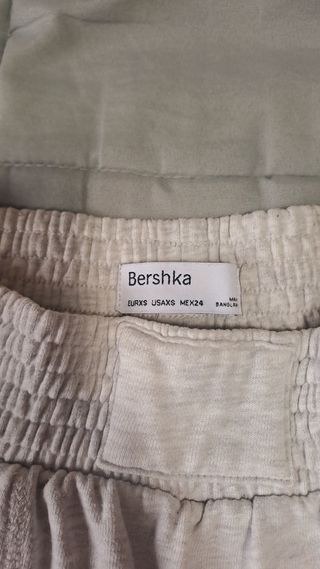 Chandal gris Bershka 