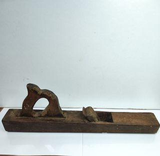 Cepillo de carpintero antiguo