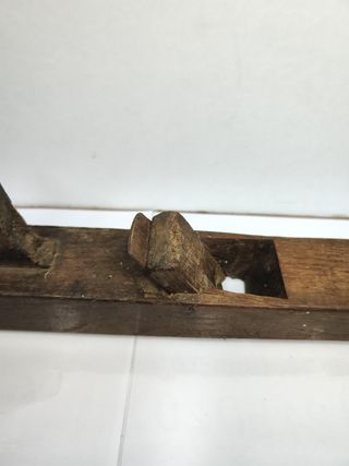 Cepillo de carpintero antiguo
