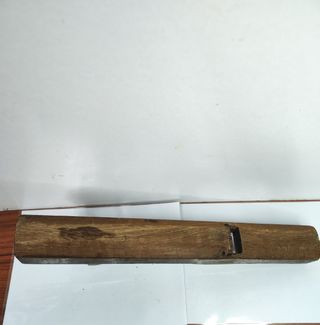 Cepillo de carpintero antiguo