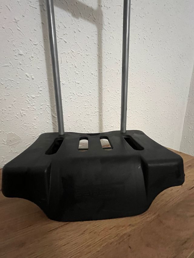 Porta Mochila con ruedas Marca Safta