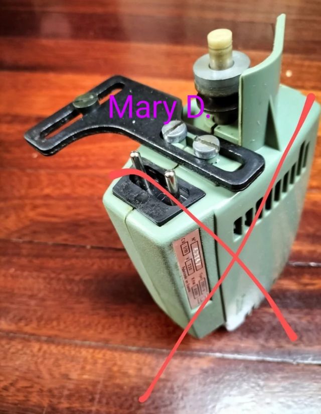 Soporte y tornillos para motor ION