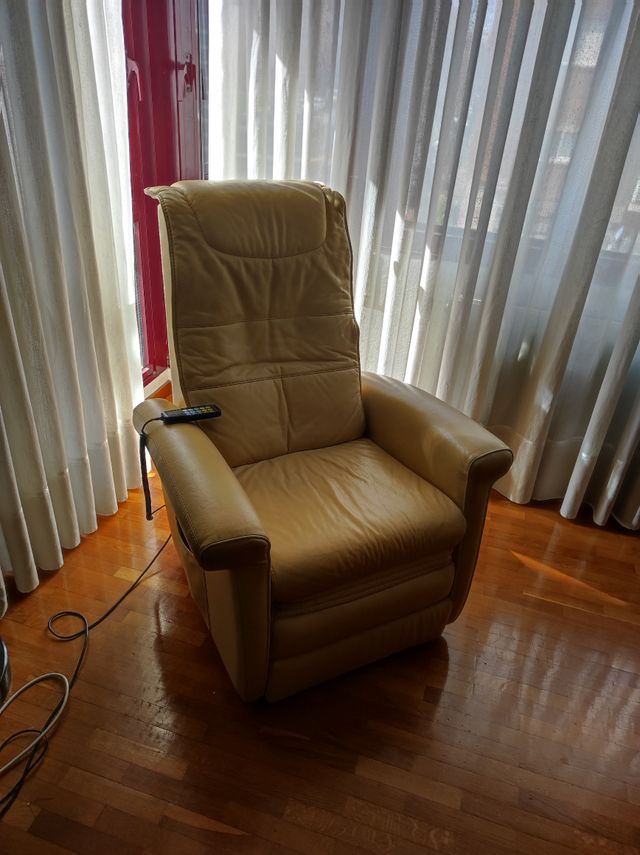 Sillón de masajes reclinable