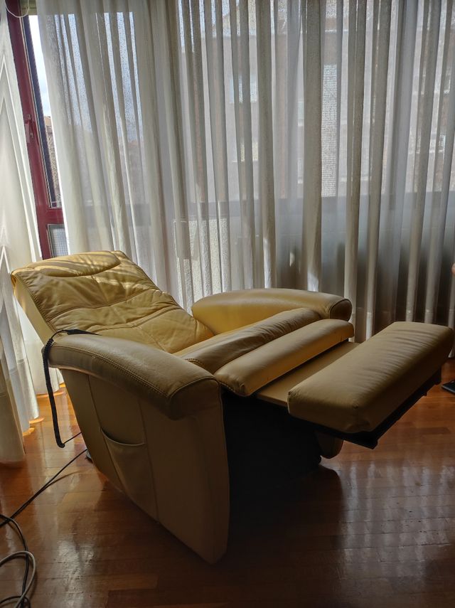 Sillón de masajes reclinable