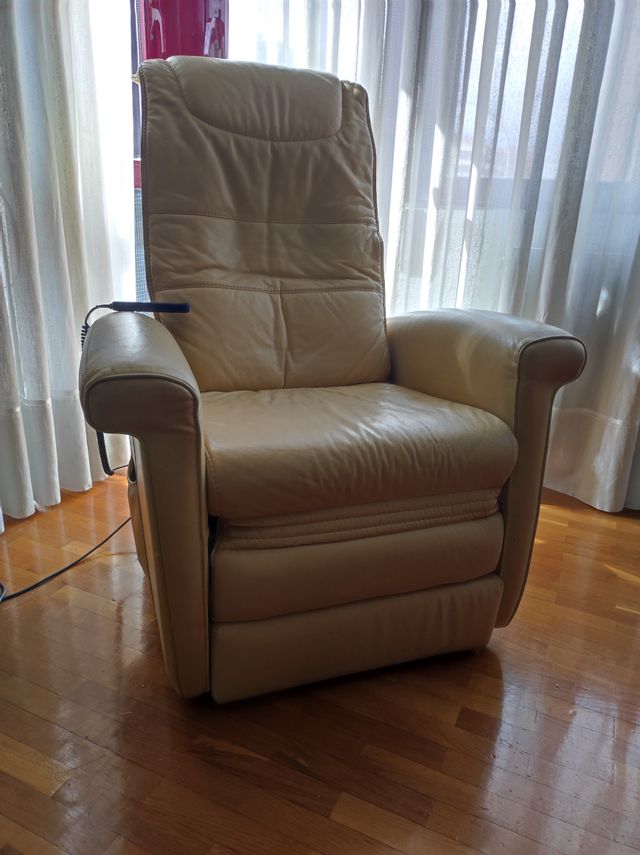 Sillón de masajes reclinable