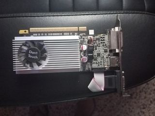 Tarjeta gráfica gt 705 1gb DDR3.