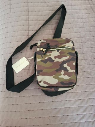 Bolso pequeño estampado militar