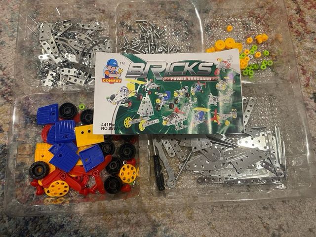 Juego tipo meccano de contruccion con metal