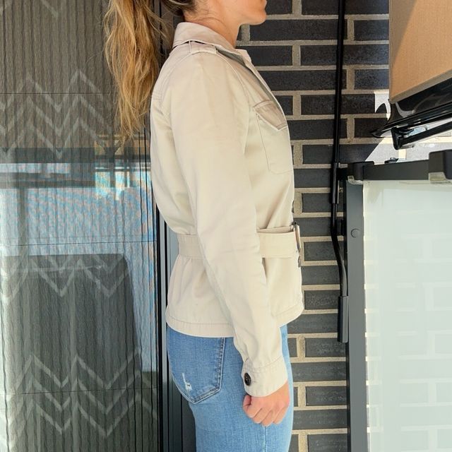 Chaqueta Parka/Trenca corta beige cinturón