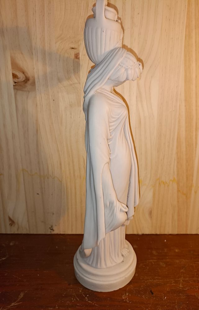 Figura de marmolina diosa de verano