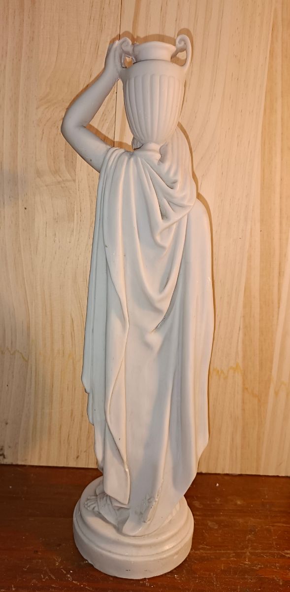 Figura de marmolina diosa de verano