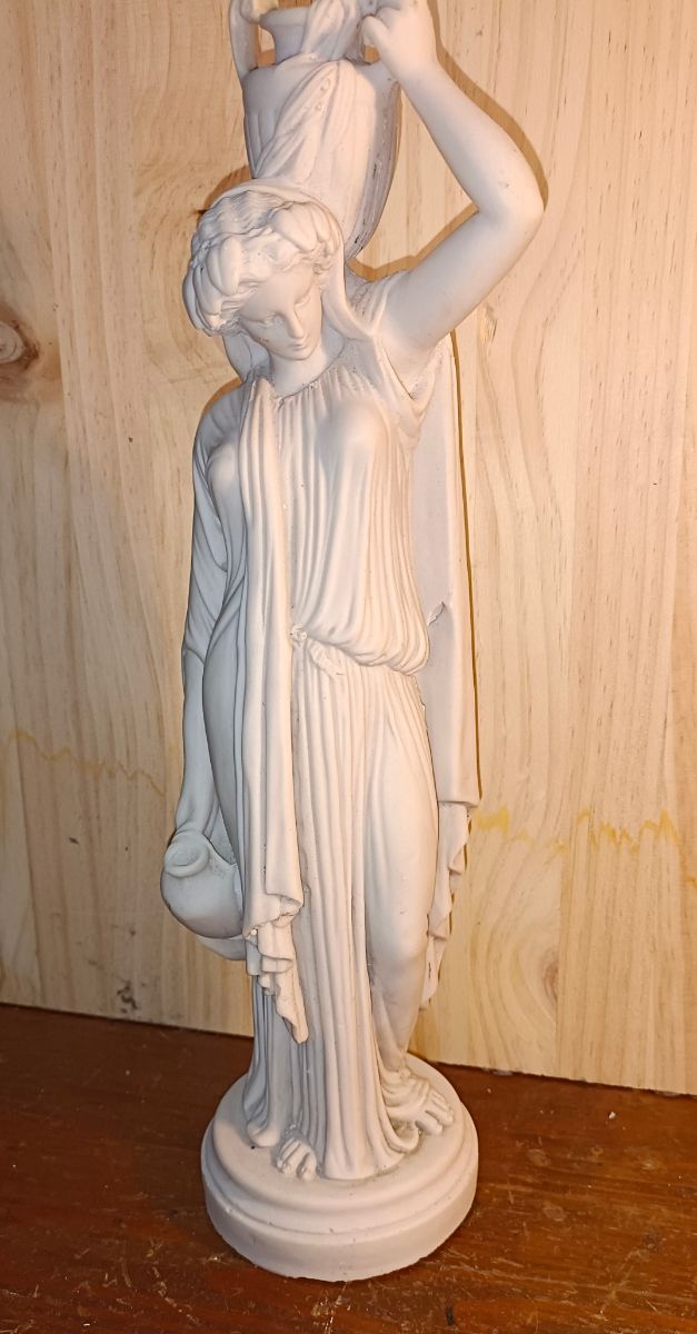 Figura de marmolina diosa de verano