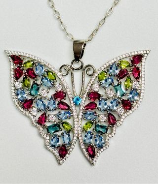 Colgante mariposa de gemas y cadena plata ley 925