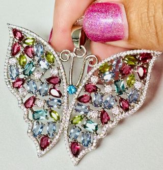 Colgante mariposa de gemas y cadena plata ley 925