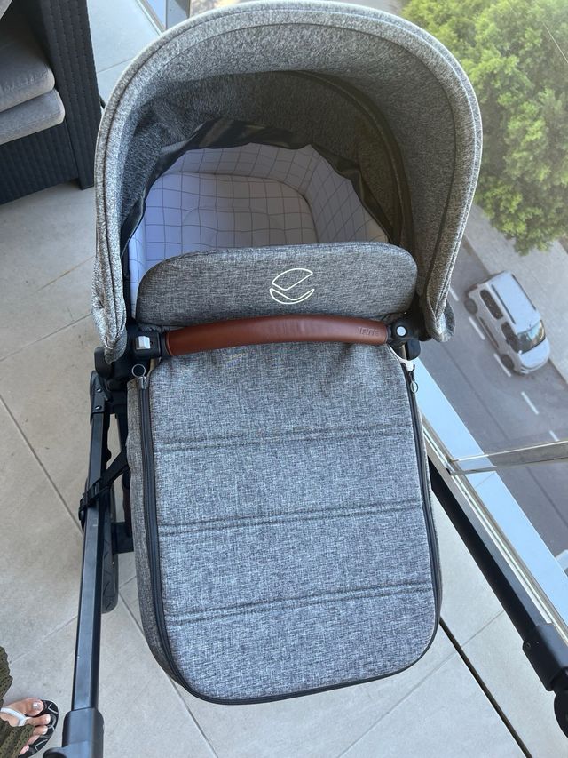 Jané Mumm + capazo + portabebé Koos iSize