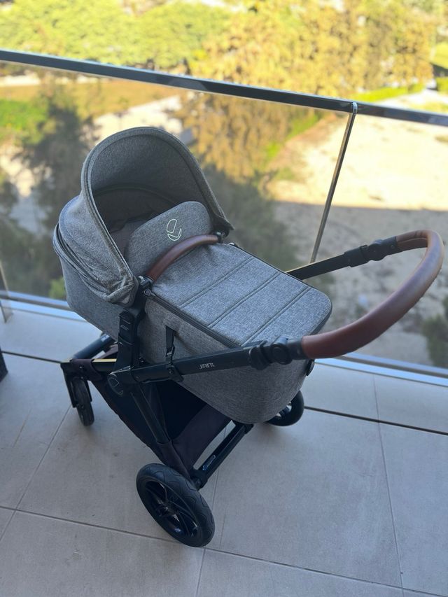 Jané Mumm + capazo + portabebé Koos iSize