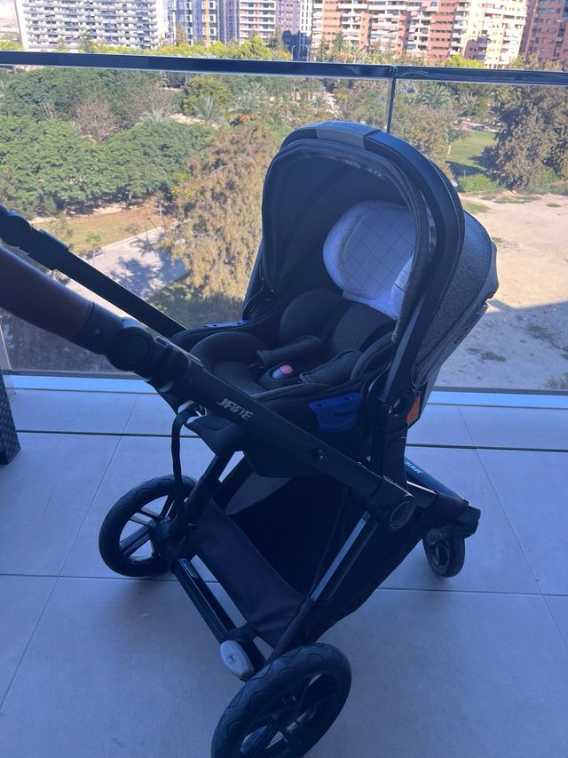 Jané Mumm + capazo + portabebé Koos iSize