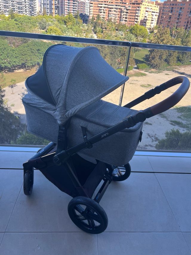 Jané Mumm + capazo + portabebé Koos iSize