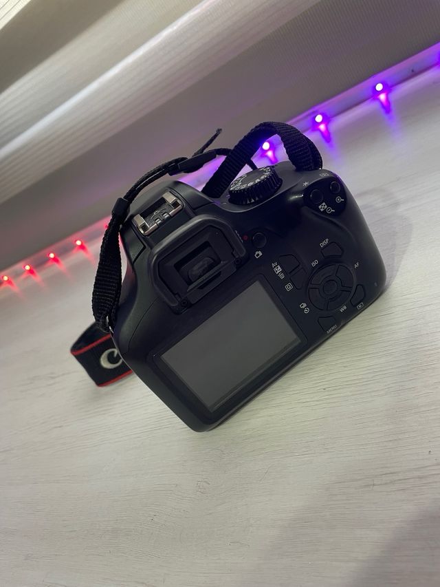 Camara Canon EOS 4000D