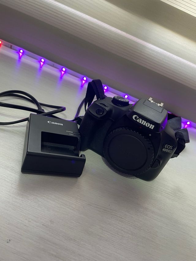 Camara Canon EOS 4000D